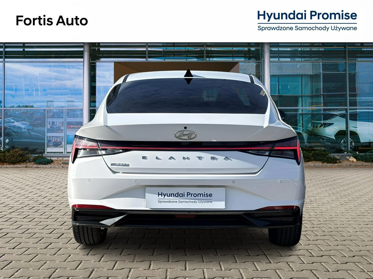 Hyundai Elantra - Zdjęcie 3