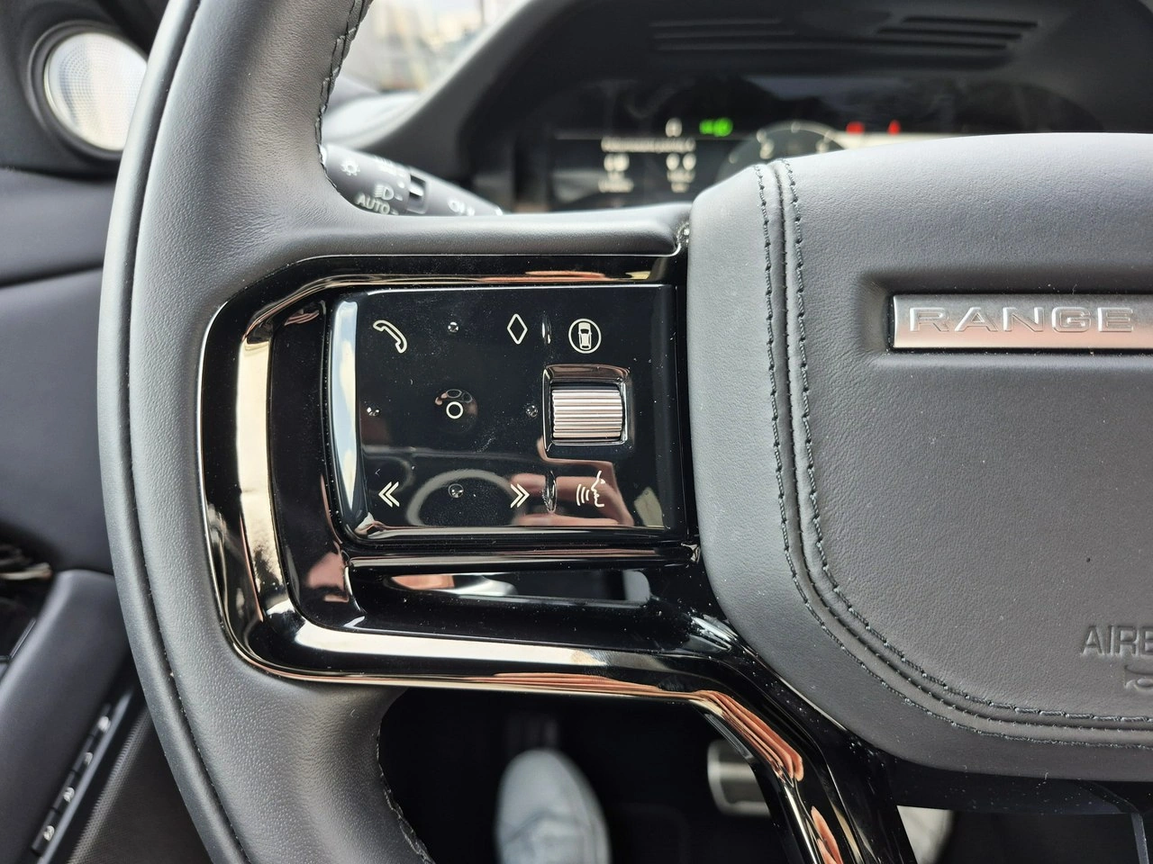 Land Rover Range Rover Evoque - Zdjęcie 34