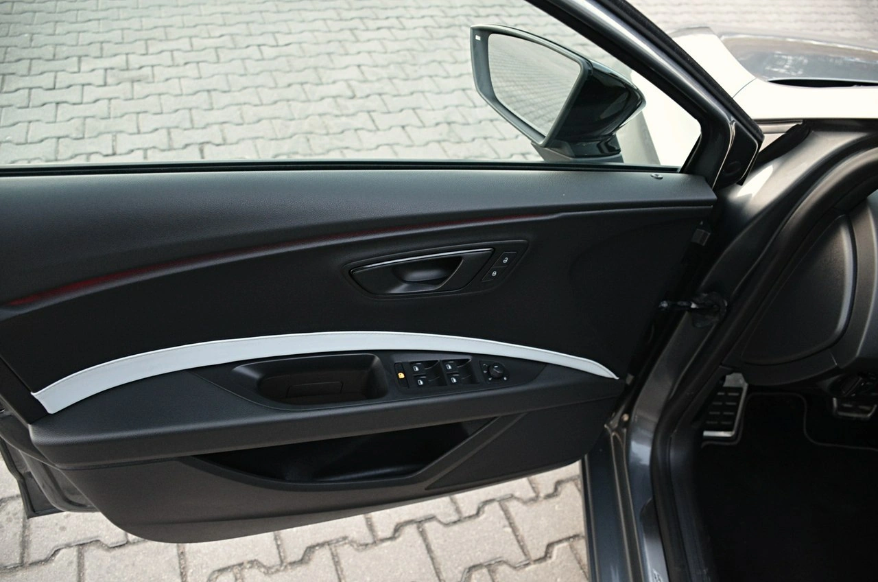 Seat Leon - Zdjęcie 14