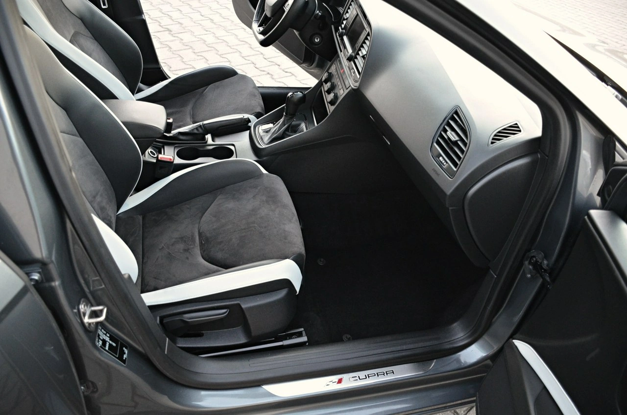 Seat Leon - Zdjęcie 18