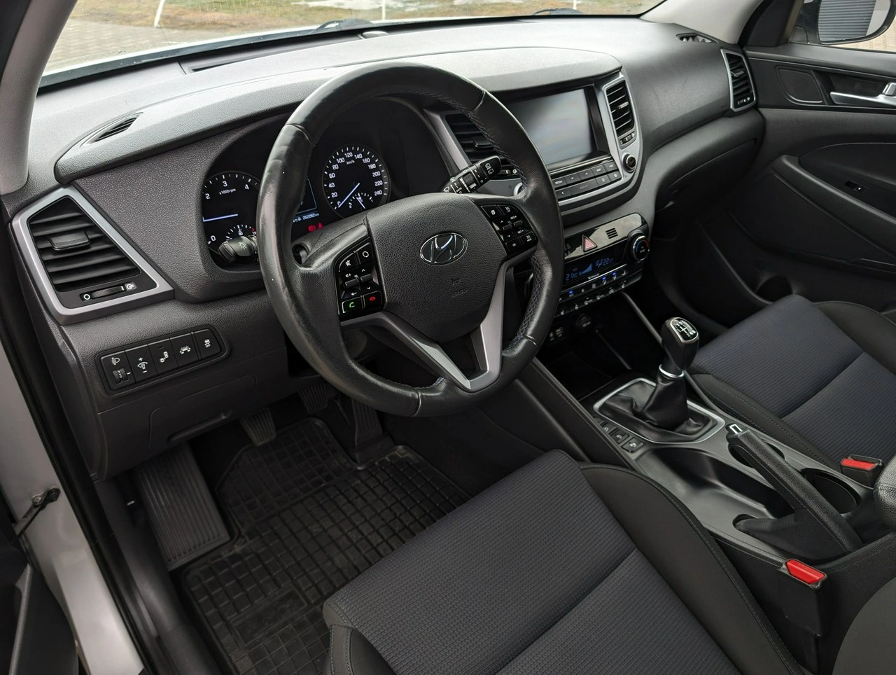 Hyundai Tucson - Zdjęcie 25