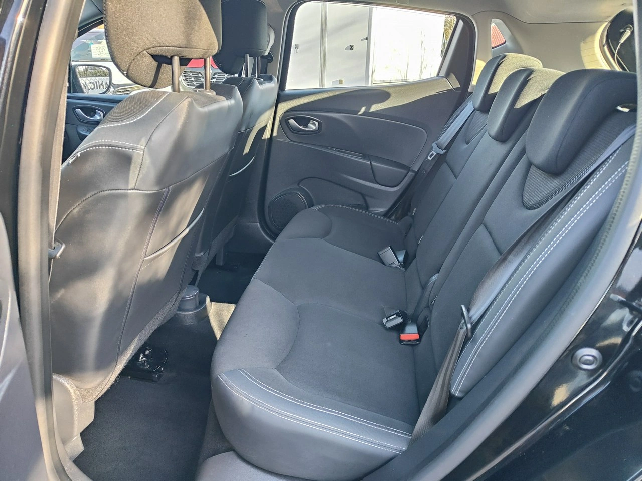 Renault Clio - Zdjęcie 25