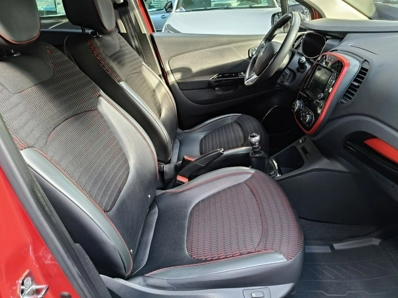 Renault Captur - Zdjęcie 13