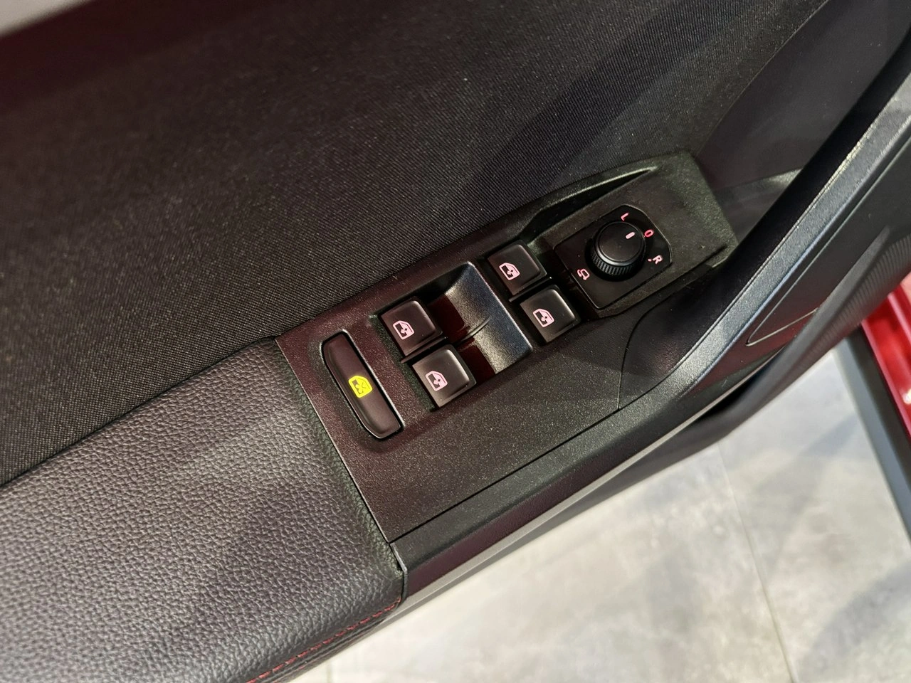 Seat Arona - Zdjęcie 24