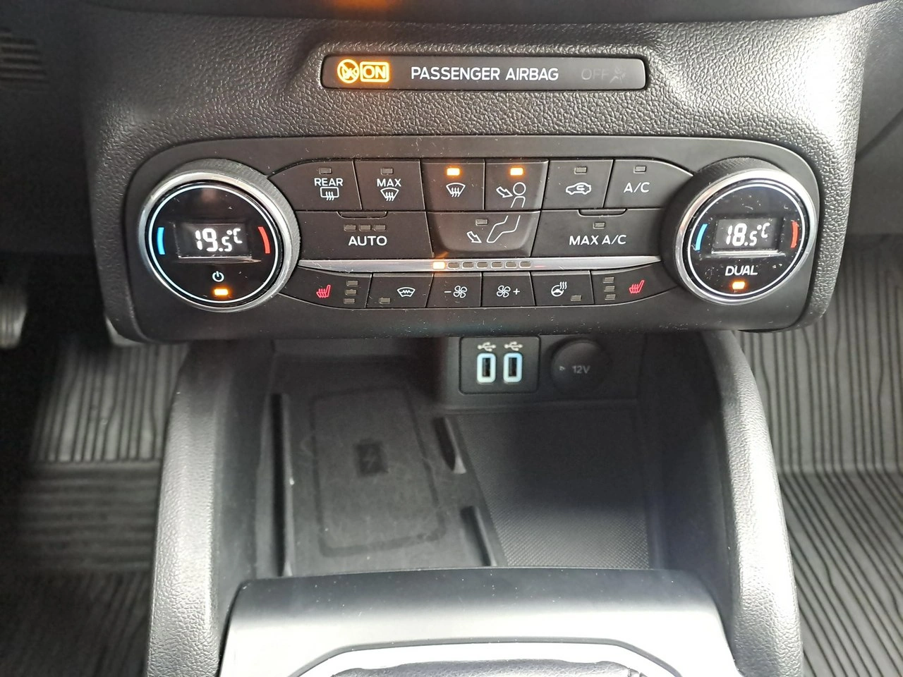 Ford Focus - Zdjęcie 24