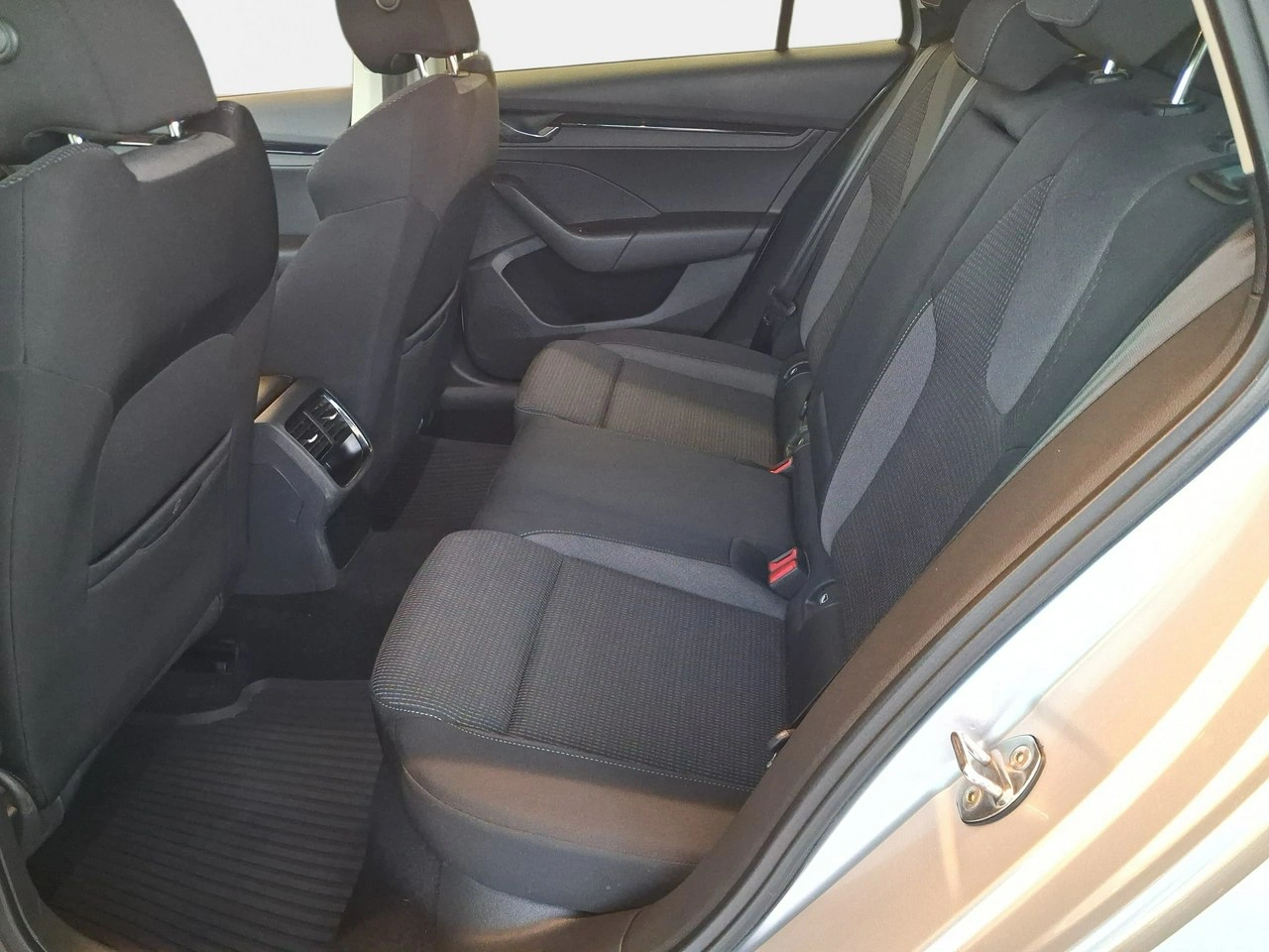 Skoda Octavia - Zdjęcie 9