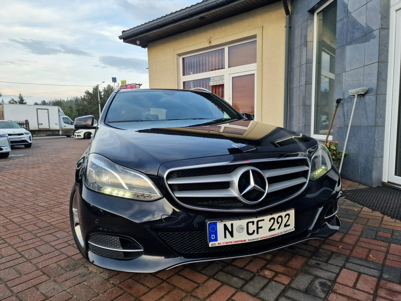 Mercedes E 200 - Zdjęcie 13