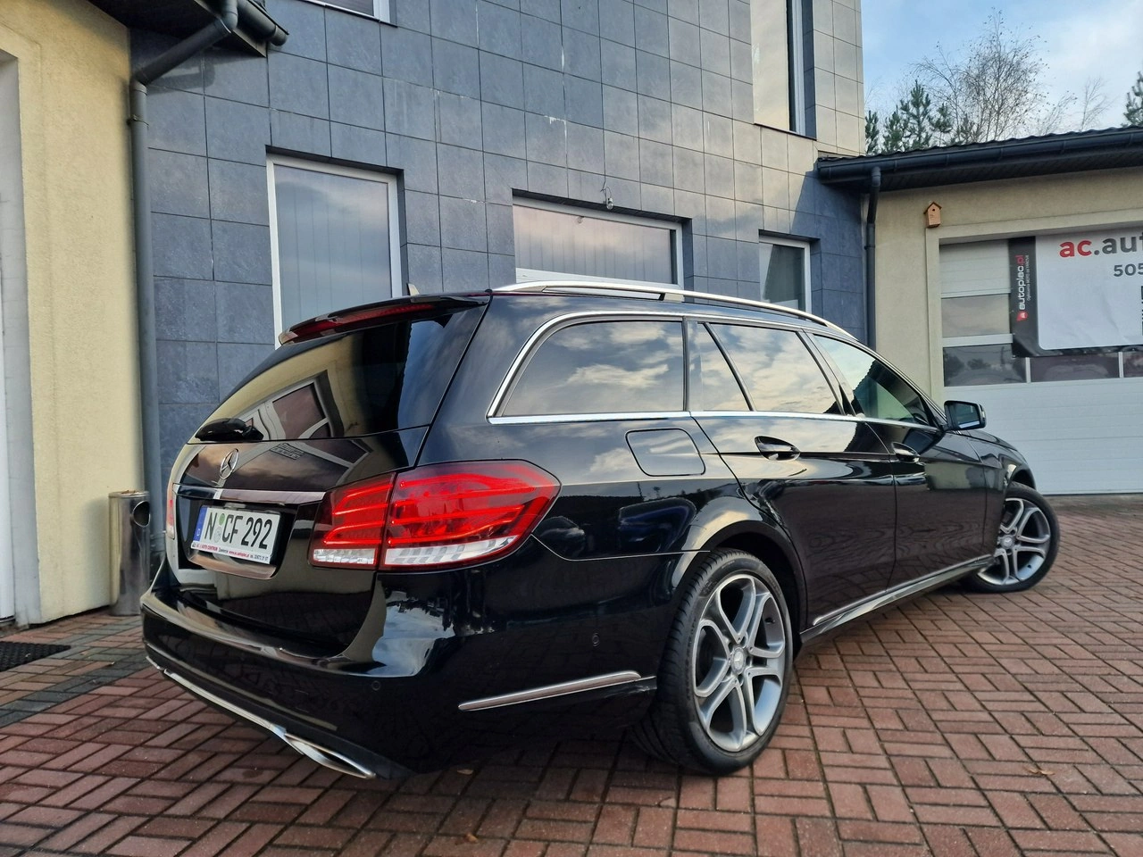 Mercedes E 200 - Zdjęcie 16