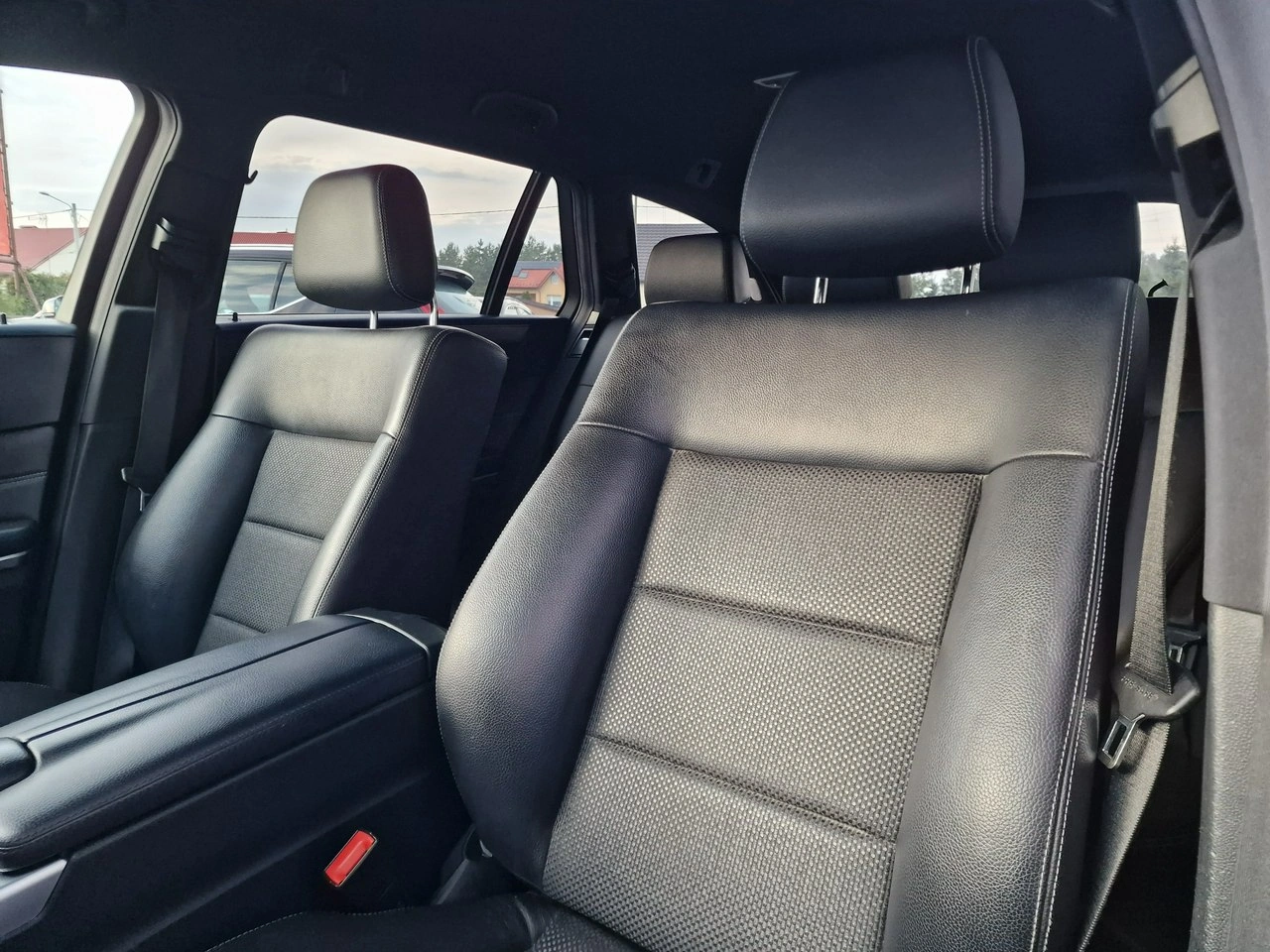 Mercedes E 200 - Zdjęcie 18