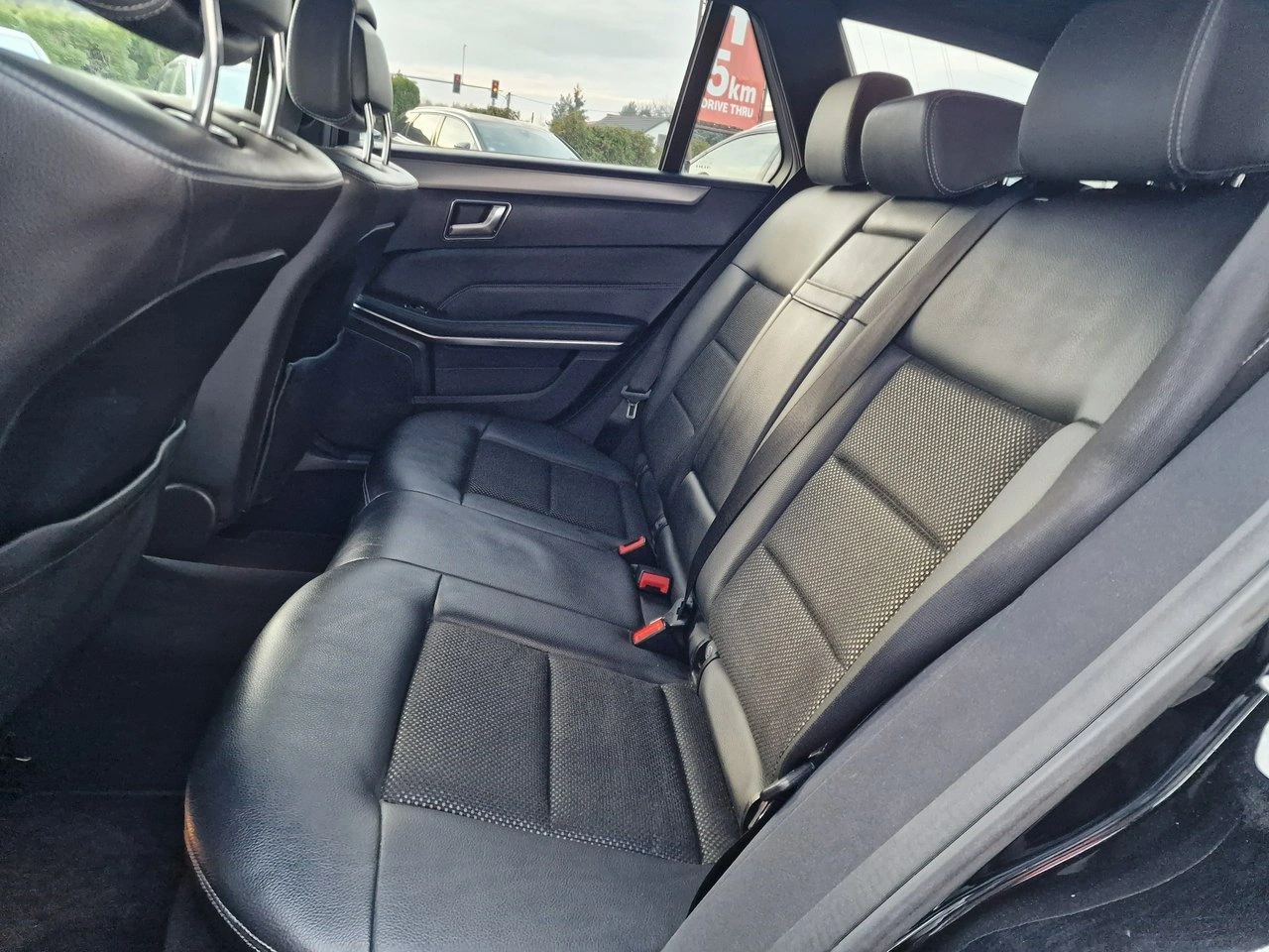 Mercedes E 200 - Zdjęcie 19