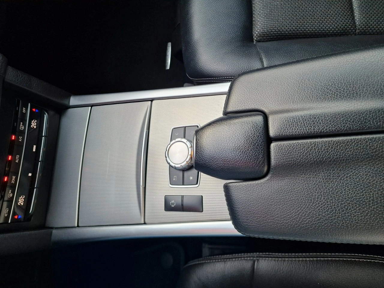 Mercedes E 200 - Zdjęcie 27