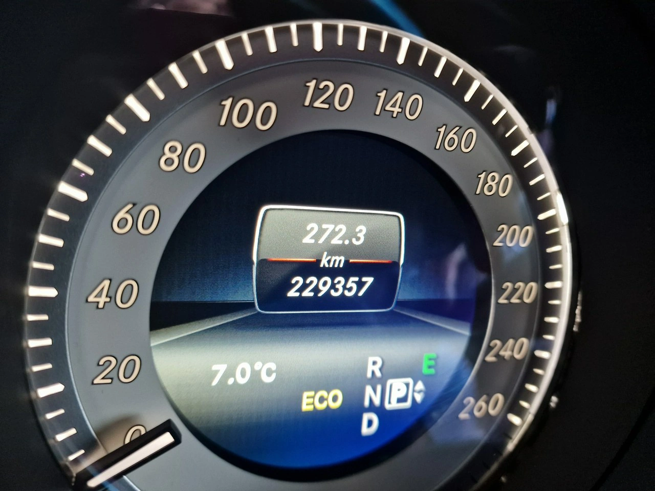 Mercedes E 200 - Zdjęcie 31