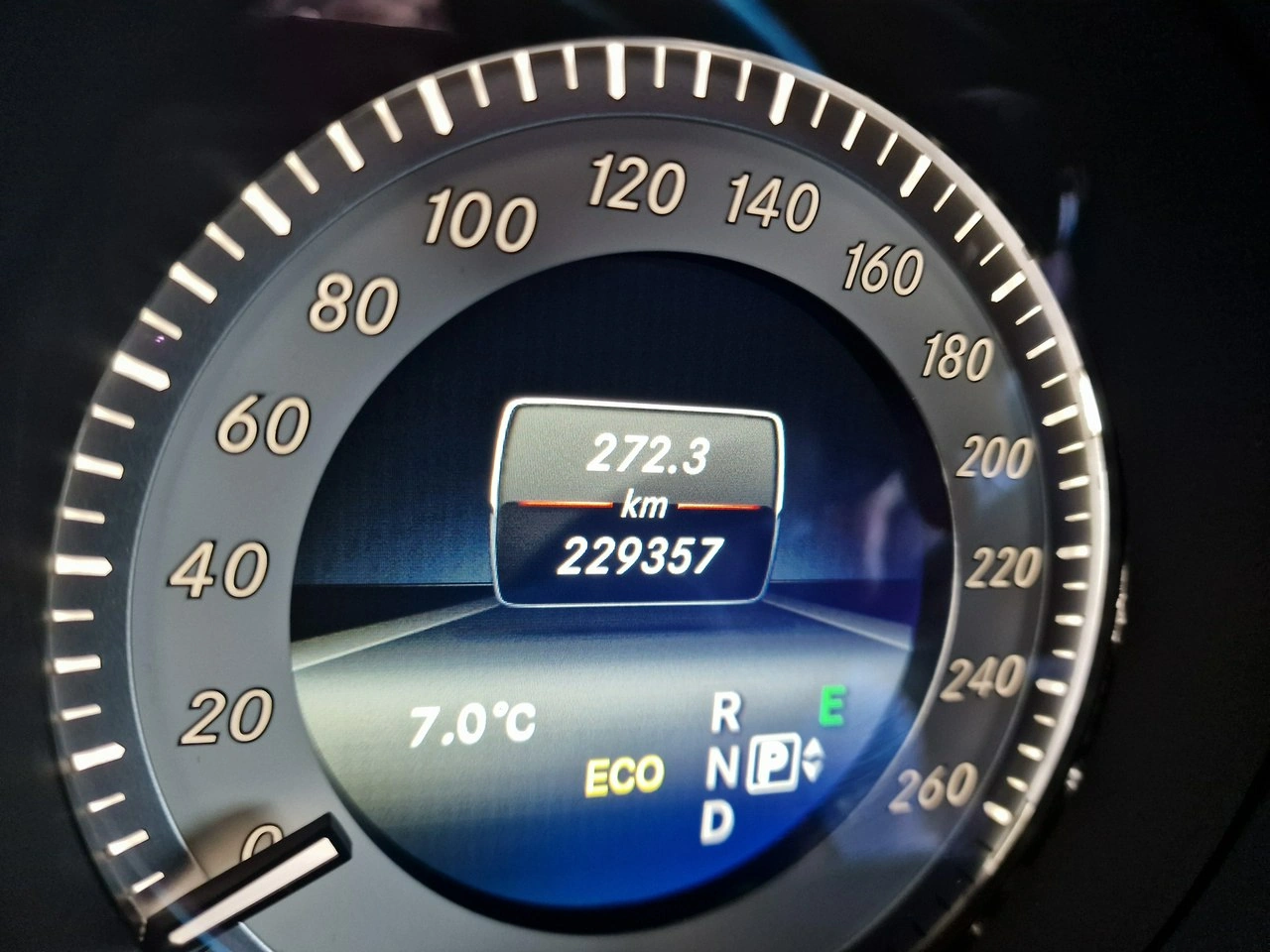 Mercedes E 200 - Zdjęcie 31