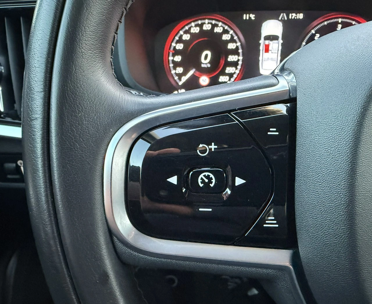 Volvo S90 - Zdjęcie 18