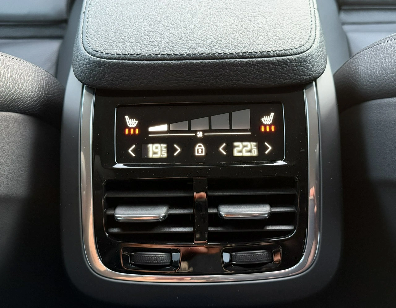 Volvo S90 - Zdjęcie 20