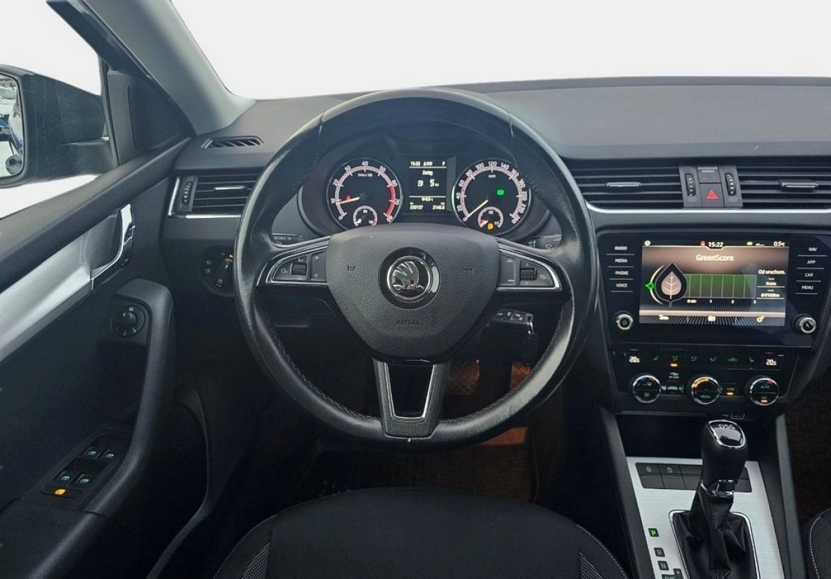 Skoda Octavia - Zdjęcie 17