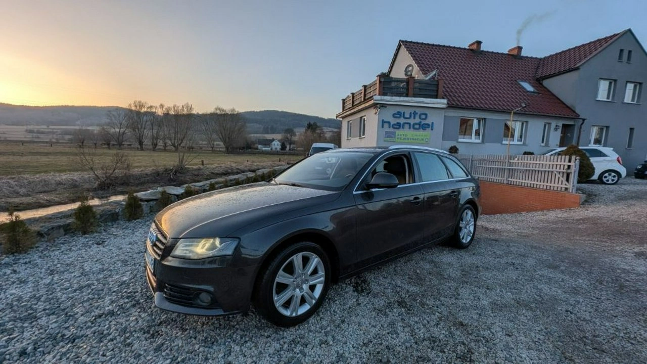 Audi A4 - Główne zdjęcie