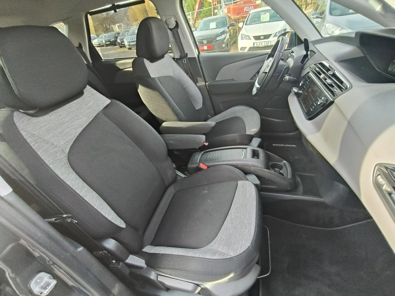 Citroën C4 Picasso - Zdjęcie 24