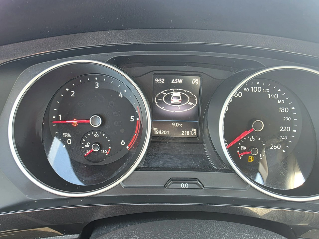 Volkswagen Tiguan - Zdjęcie 25