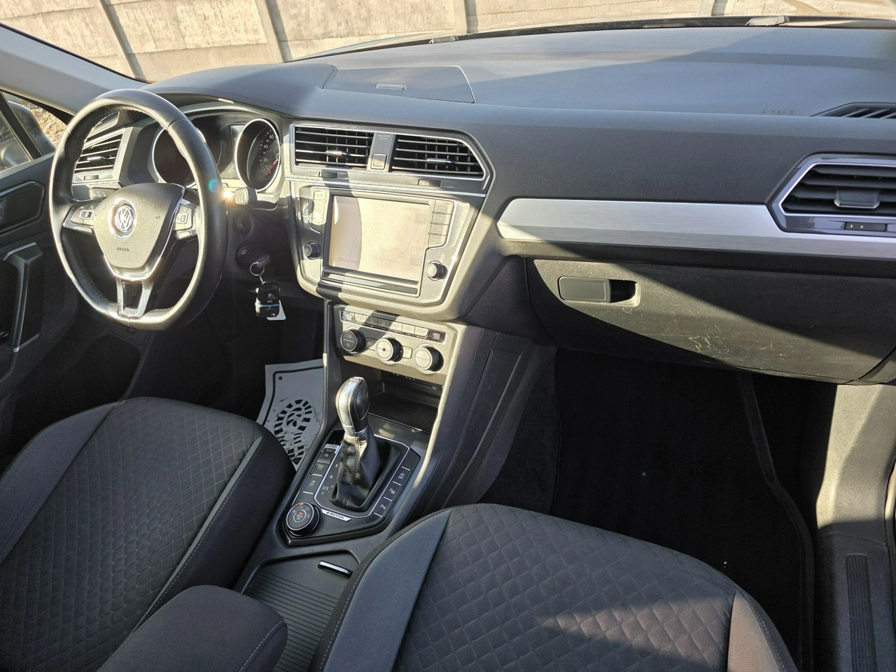 Volkswagen Tiguan - Zdjęcie 28