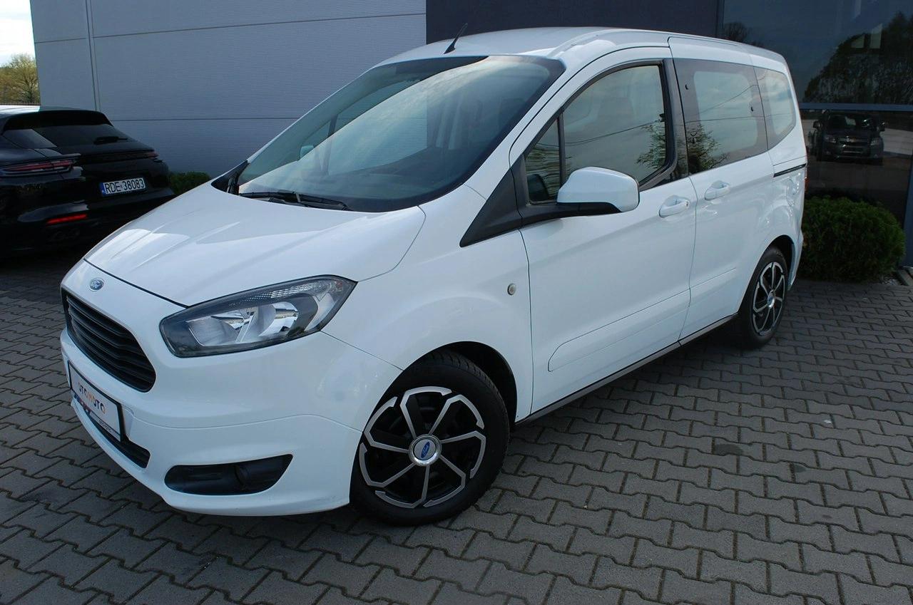 Ford Tourneo Courier - Zdjęcie 10