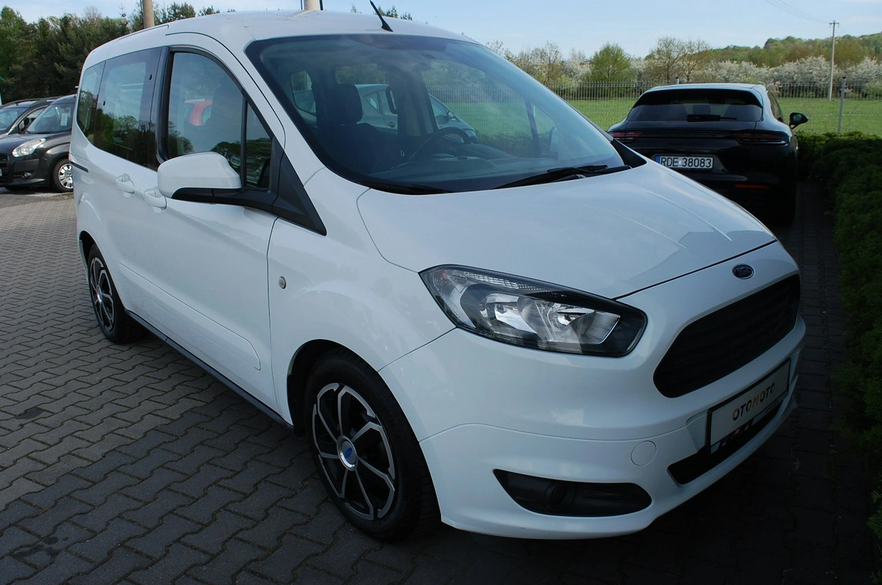 Ford Tourneo Courier - Zdjęcie 17