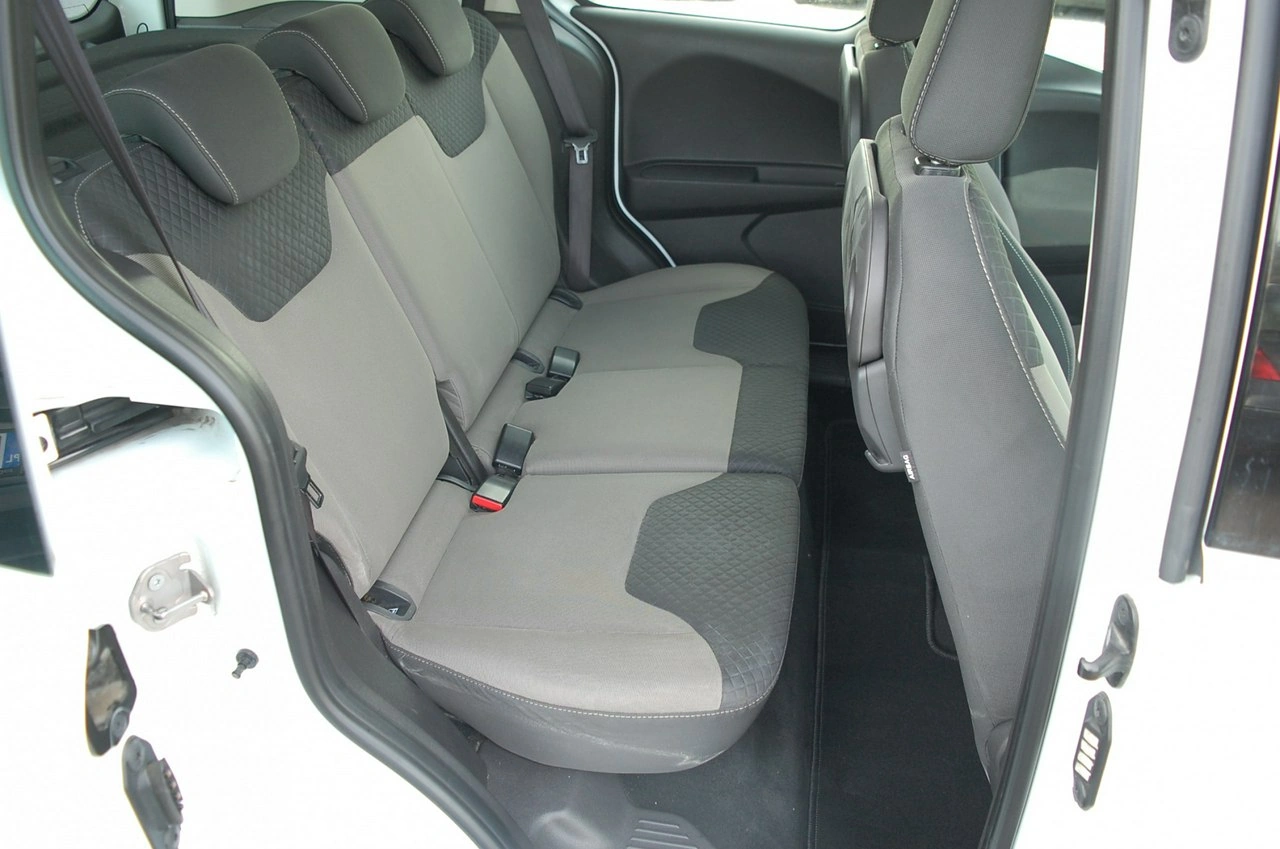 Ford Tourneo Courier - Zdjęcie 22