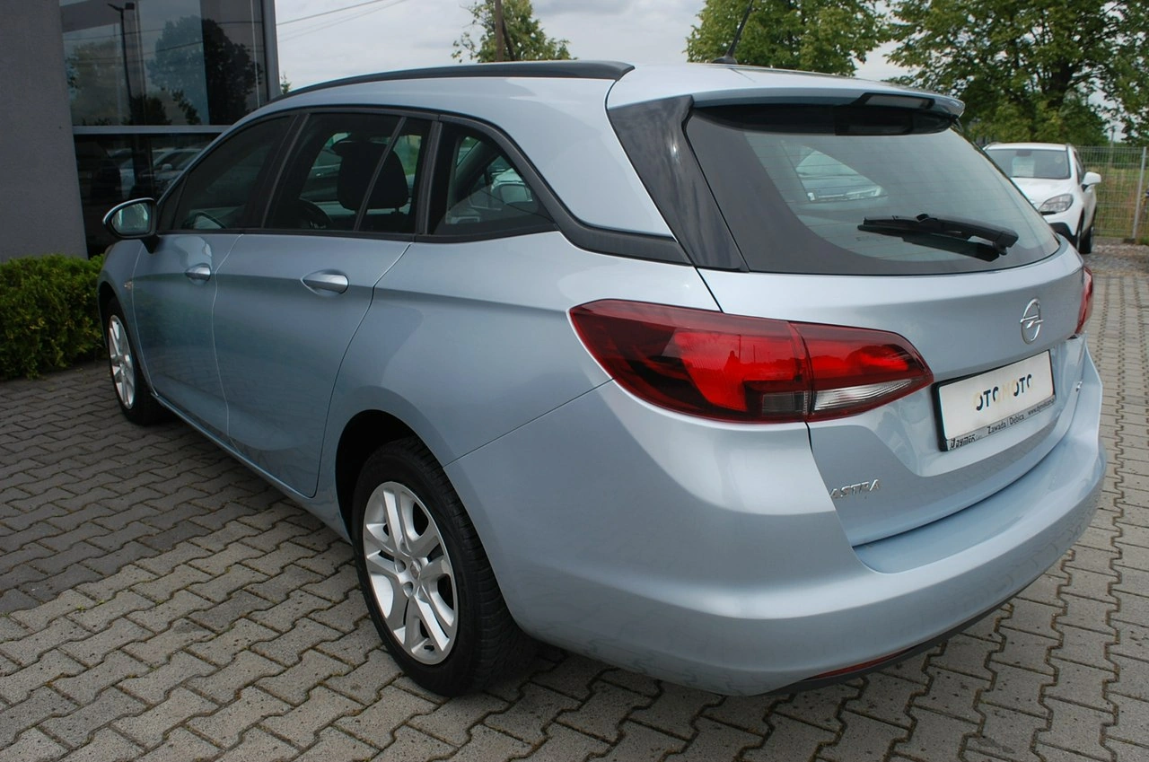 Opel Astra - Zdjęcie 11