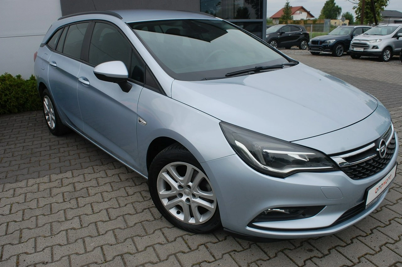 Opel Astra - Zdjęcie 14