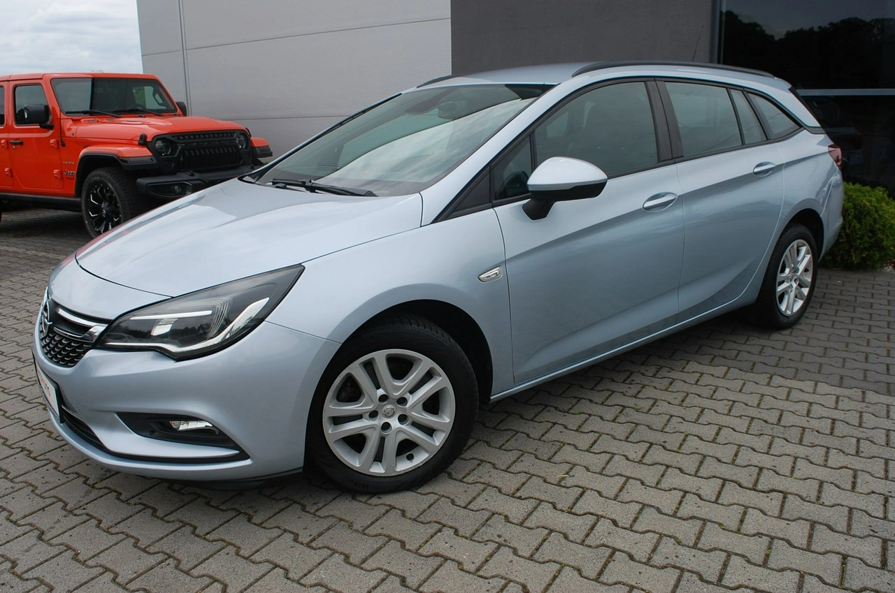 Opel Astra - Zdjęcie 15