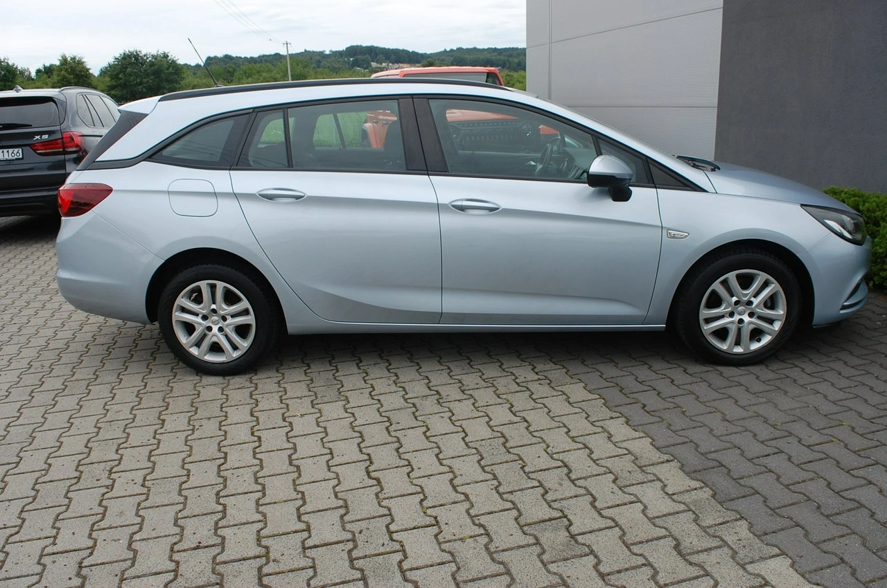 Opel Astra - Zdjęcie 18