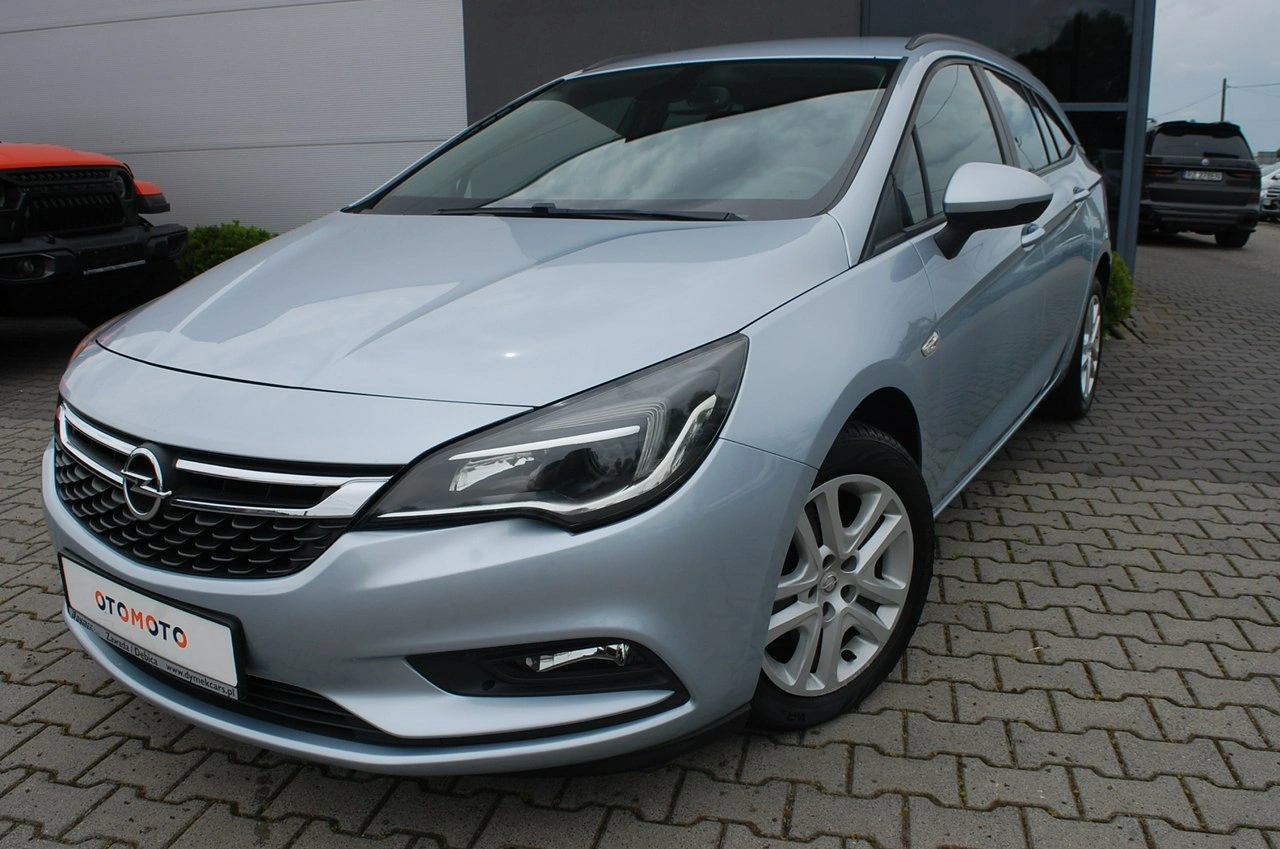 Opel Astra - Zdjęcie 1