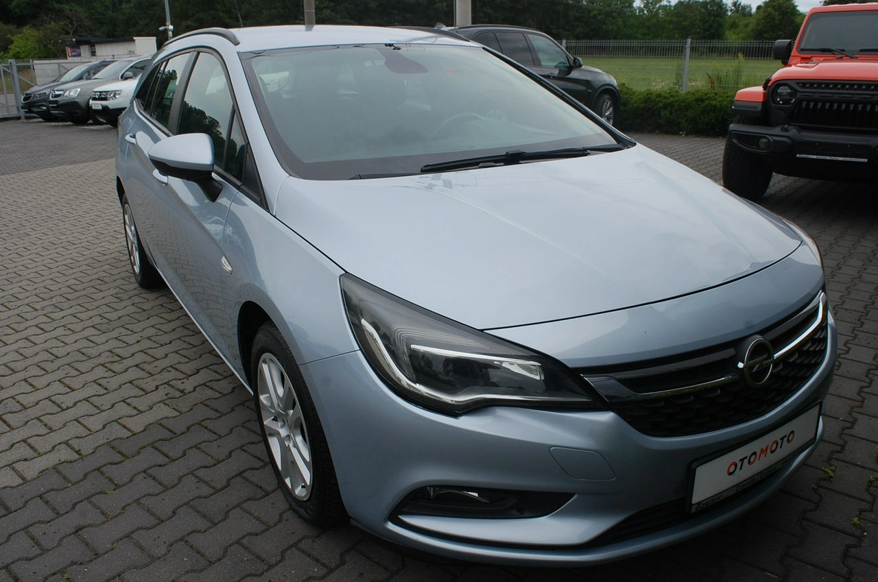 Opel Astra - Zdjęcie 19
