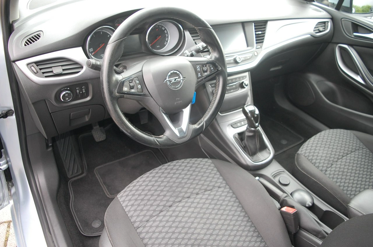 Opel Astra - Zdjęcie 21
