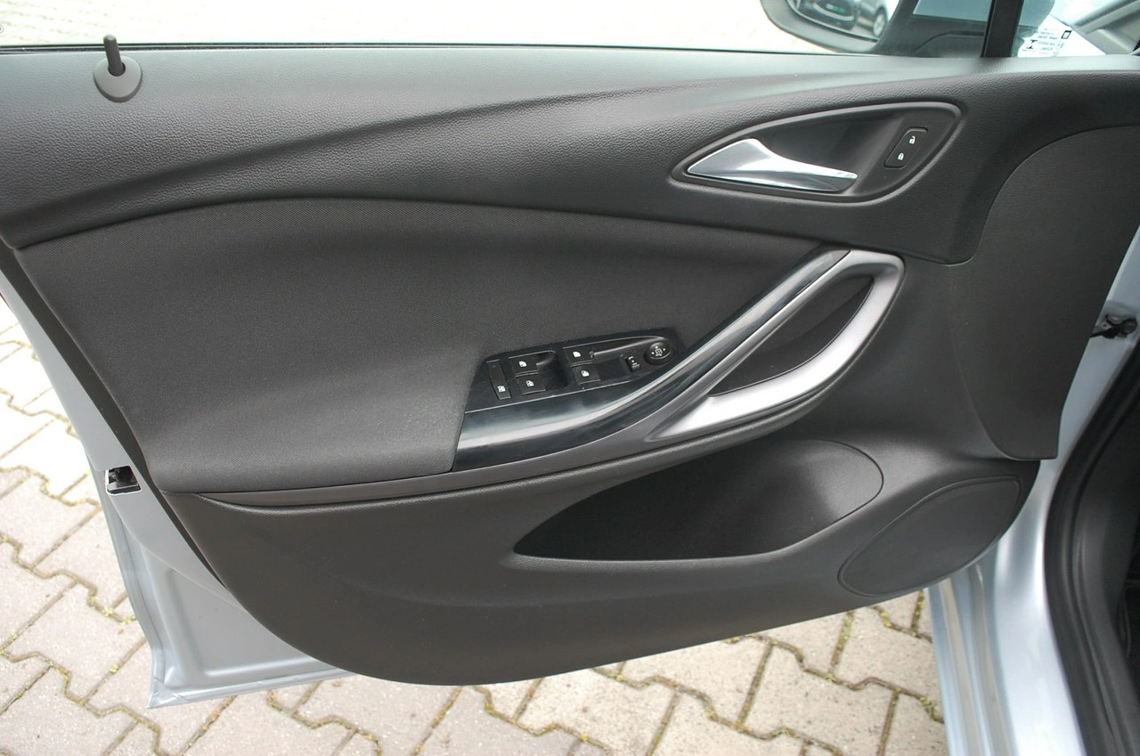 Opel Astra - Zdjęcie 27