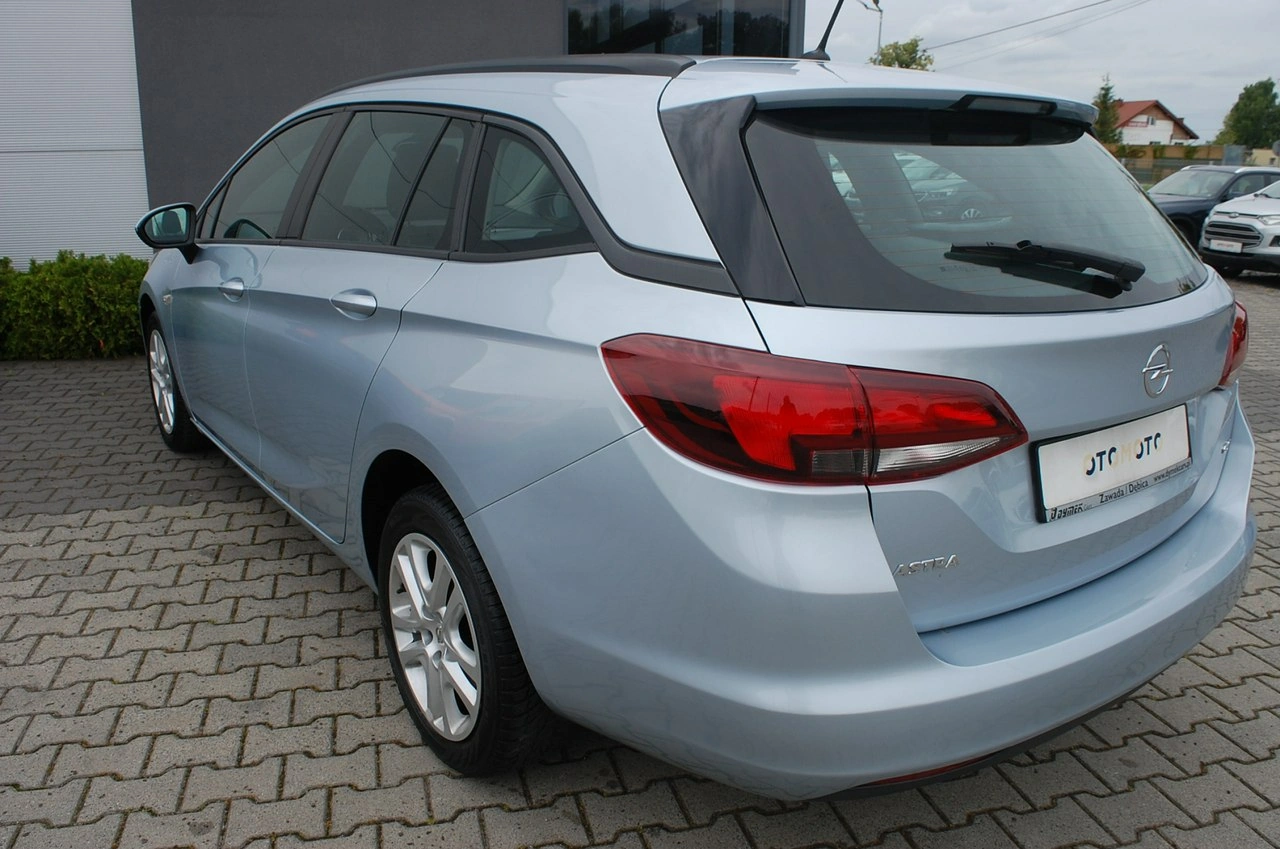 Opel Astra - Zdjęcie 2