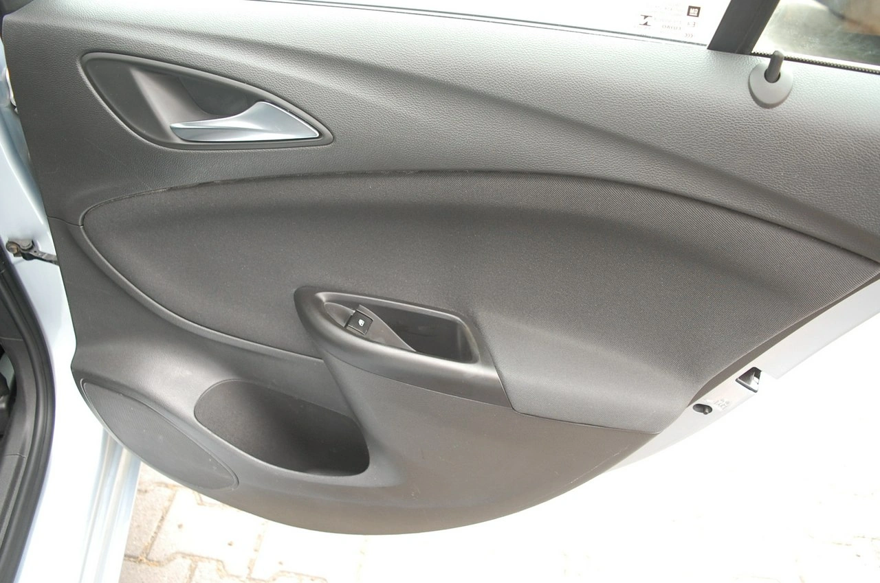 Opel Astra - Zdjęcie 31