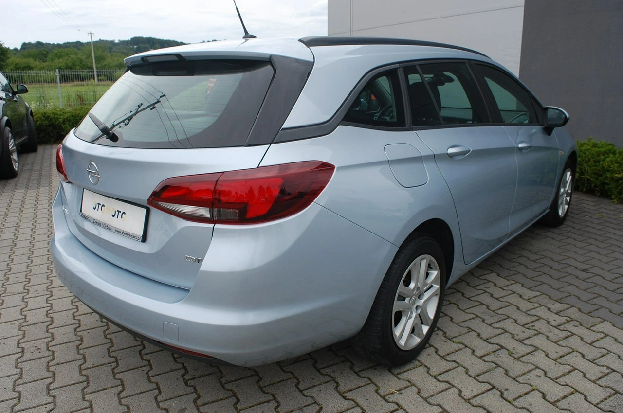 Opel Astra - Zdjęcie 3