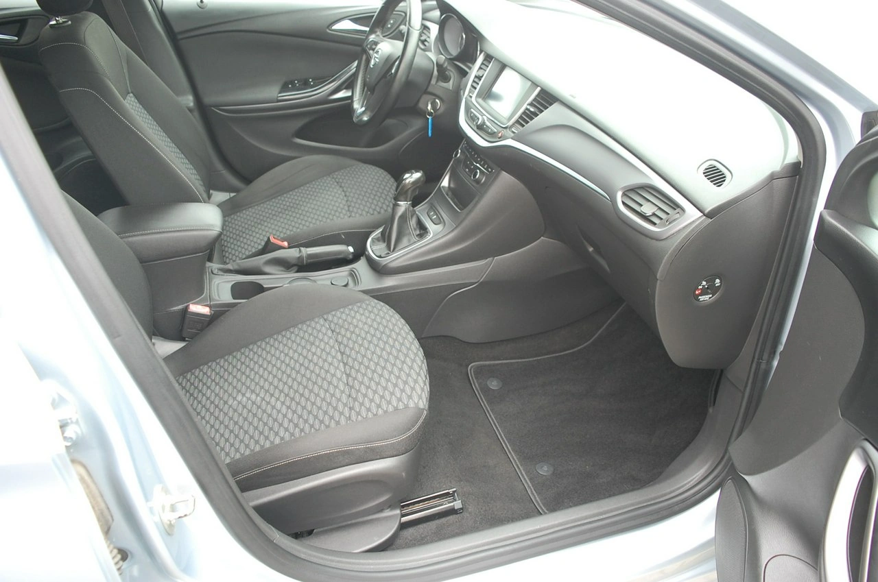 Opel Astra - Zdjęcie 6