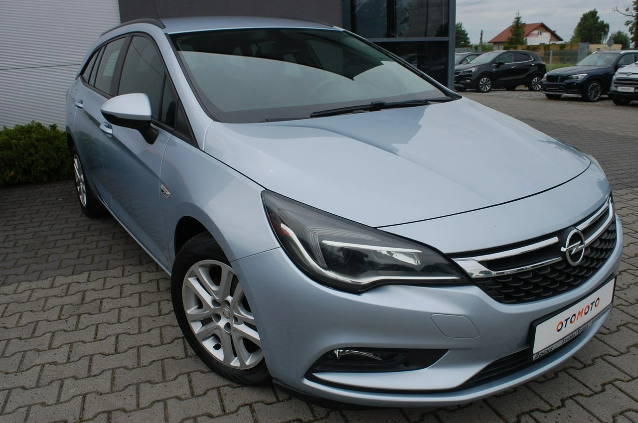 Opel Astra - Zdjęcie 8