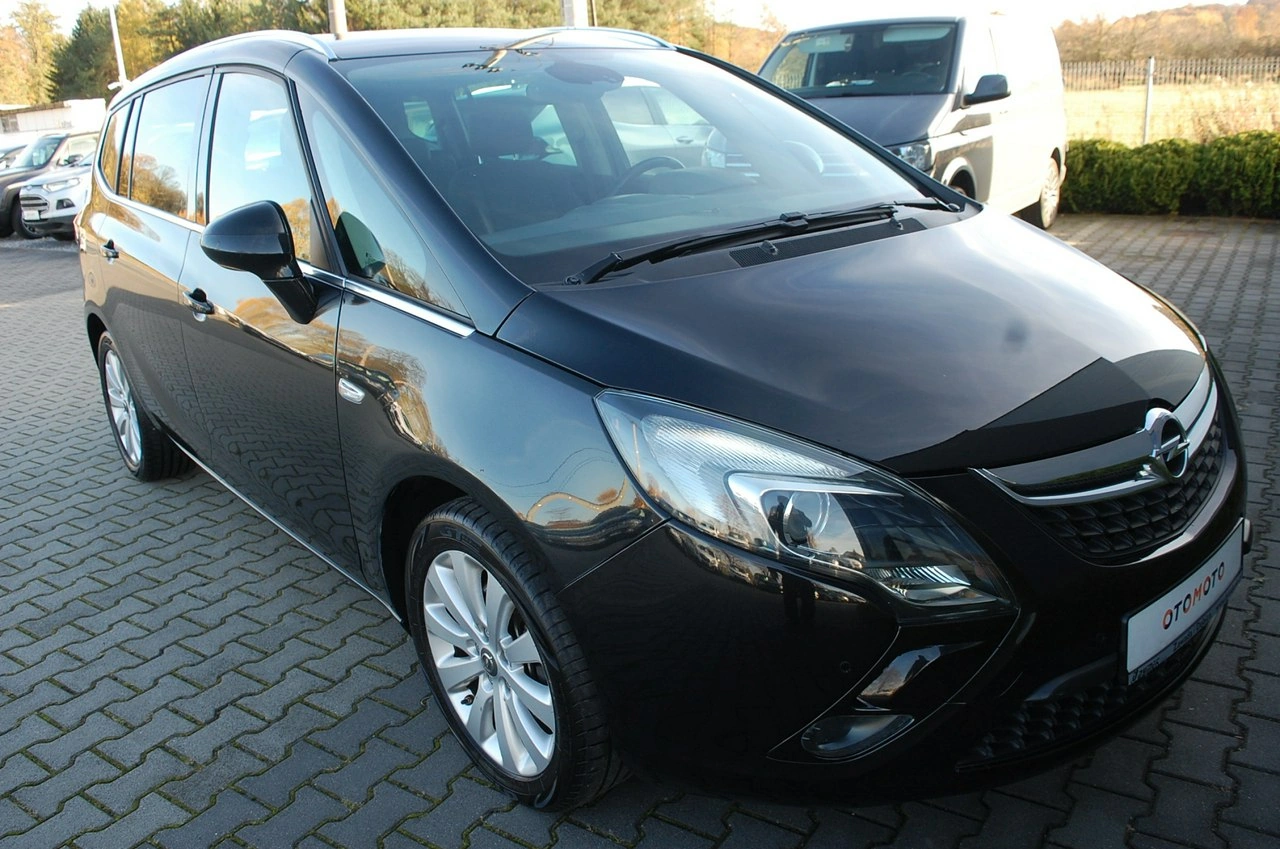 Opel Zafira - Zdjęcie 19