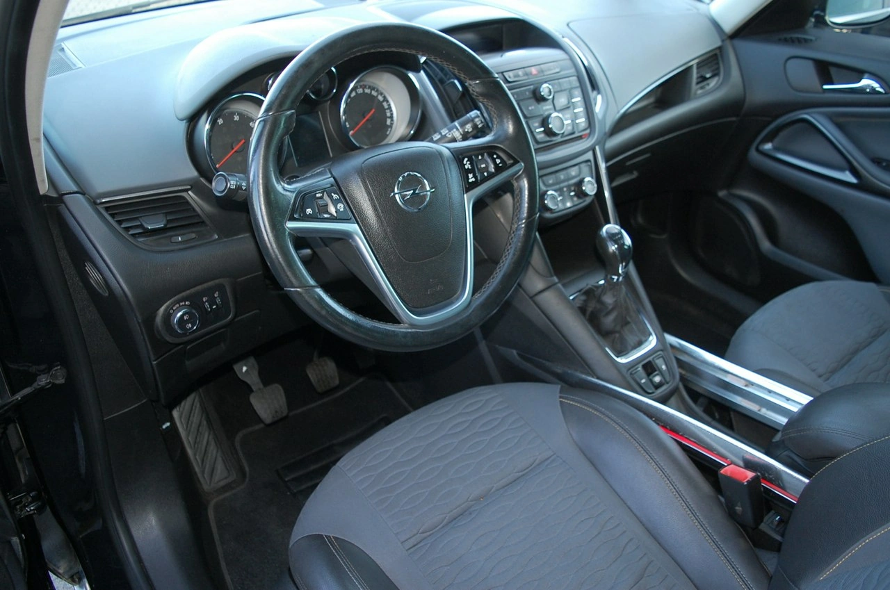 Opel Zafira - Zdjęcie 22