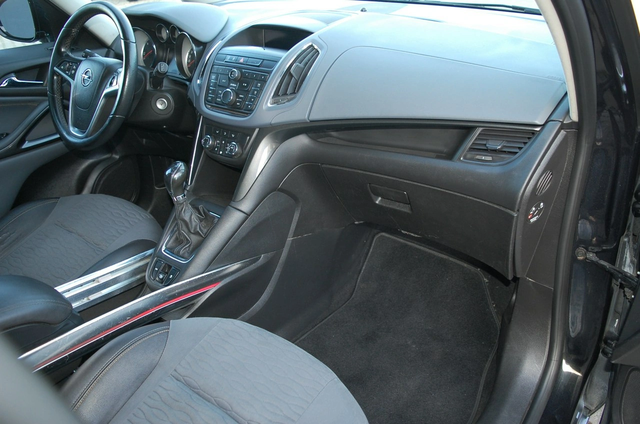 Opel Zafira - Zdjęcie 25