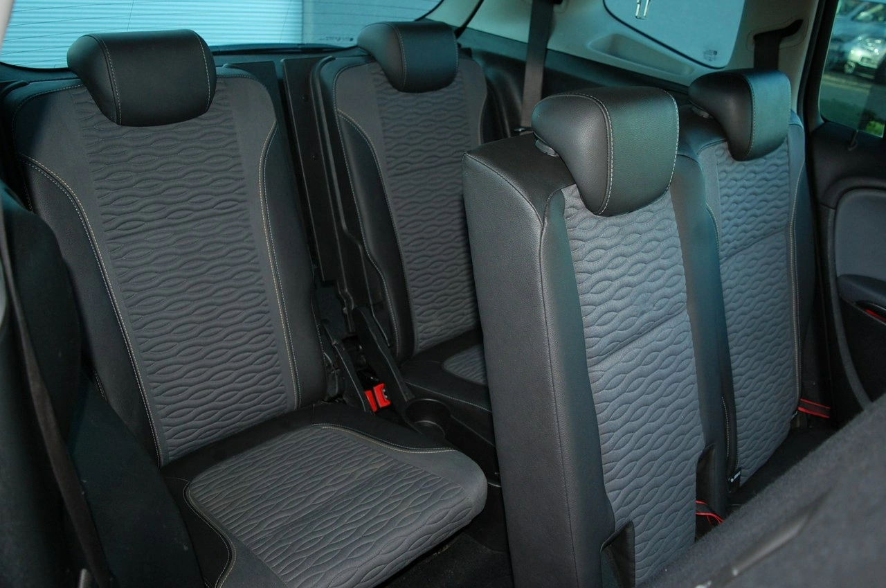 Opel Zafira - Zdjęcie 27
