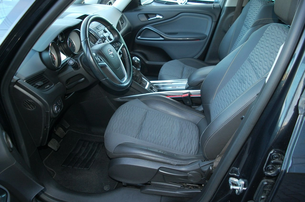 Opel Zafira - Zdjęcie 4