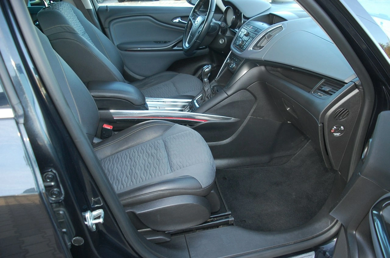 Opel Zafira - Zdjęcie 6
