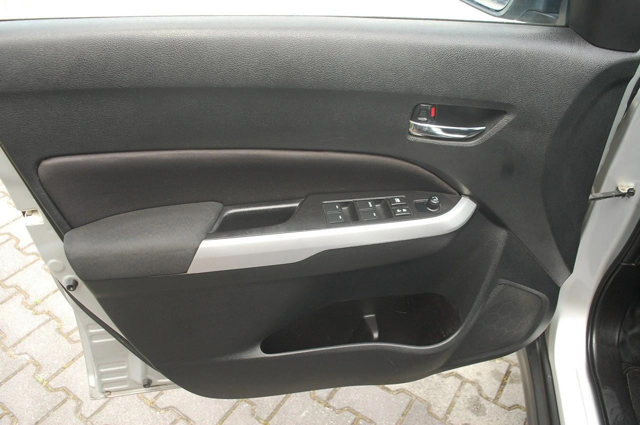 Suzuki Vitara - Zdjęcie 24
