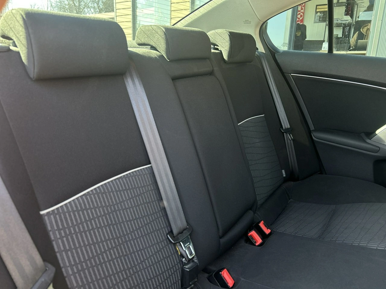 Toyota Avensis - Zdjęcie 9