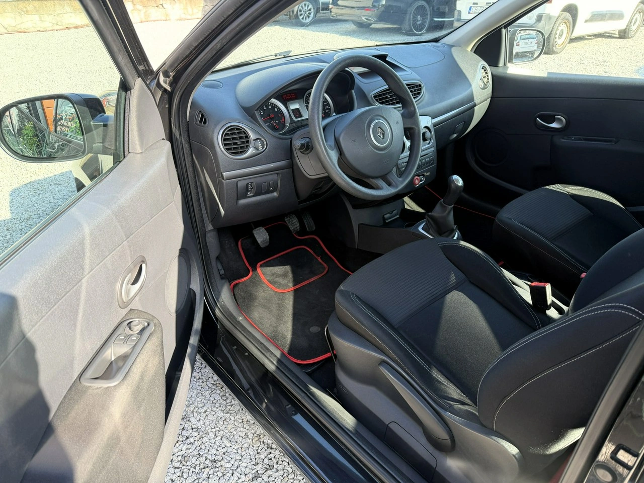 Renault Clio - Zdjęcie 10