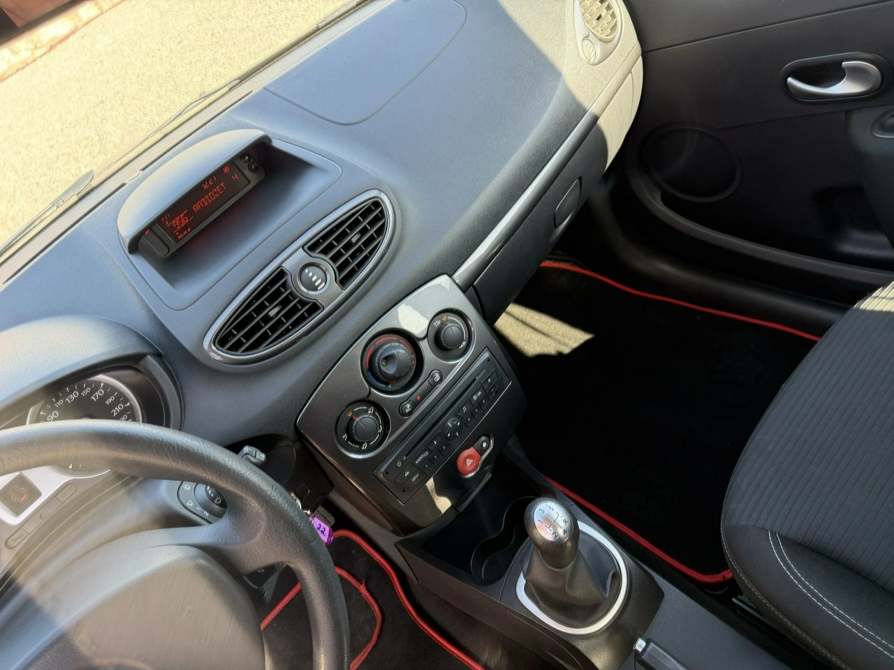 Renault Clio - Zdjęcie 18